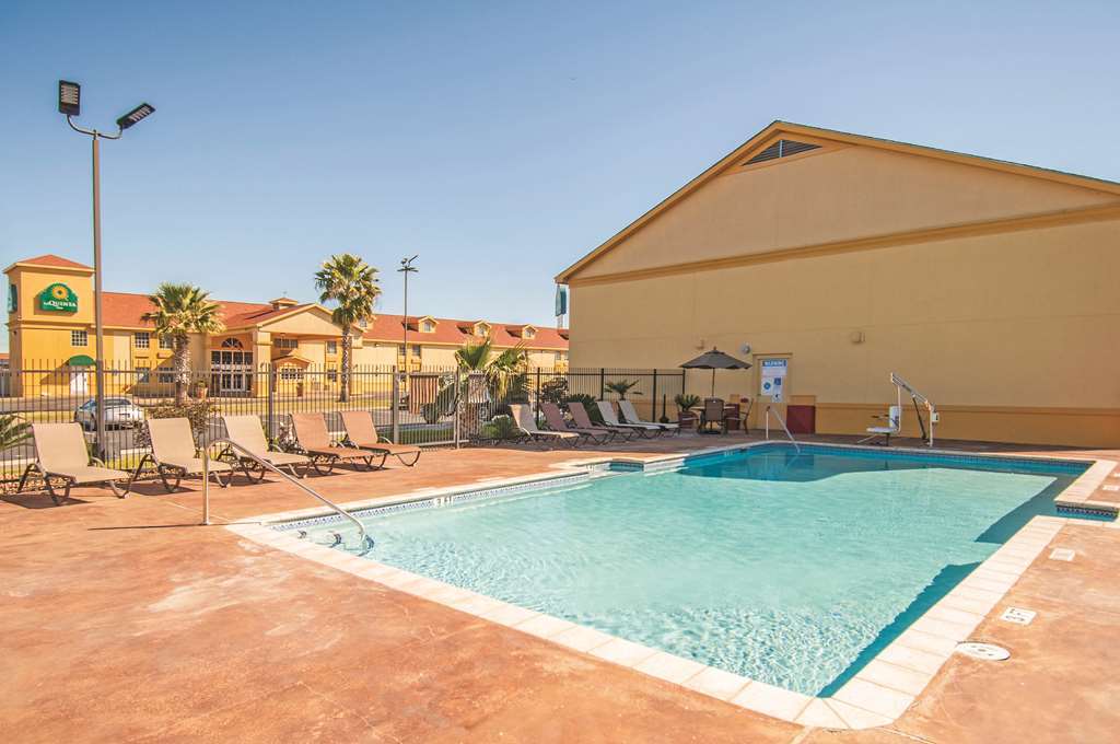 La Quinta By Wyndham Brooks Base 3*